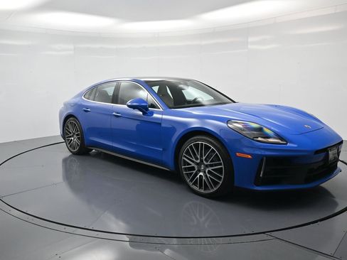 Used 2024 Porsche Panamera 4 image 32