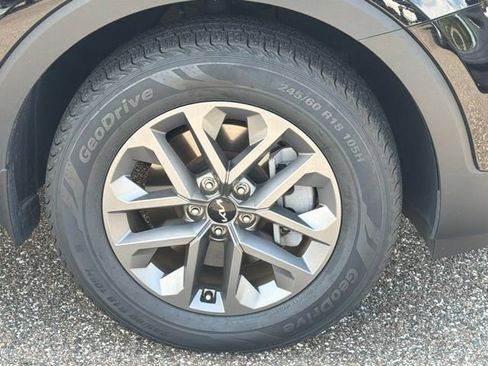 Used 2024 Kia Telluride LX FWD image 9