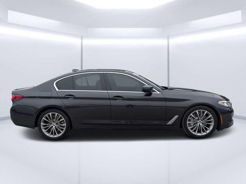 Used 2021 BMW 530i w/ Premium Package image 2