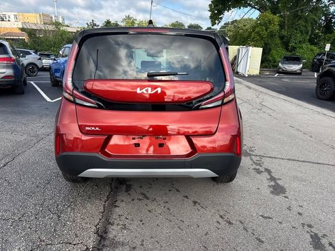 Used 2025 Kia Soul LX w/ LX Technology Package FWD image 4