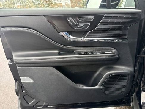 Certified 2022 Lincoln Corsair Reserve image 16