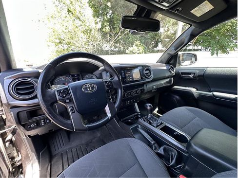 Used 2019 Toyota Tacoma TRD Off-Road AWD/4WD image 2