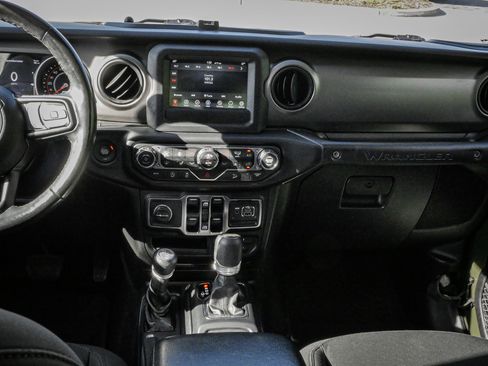 Used 2021 Jeep Wrangler Unlimited Sport image 28