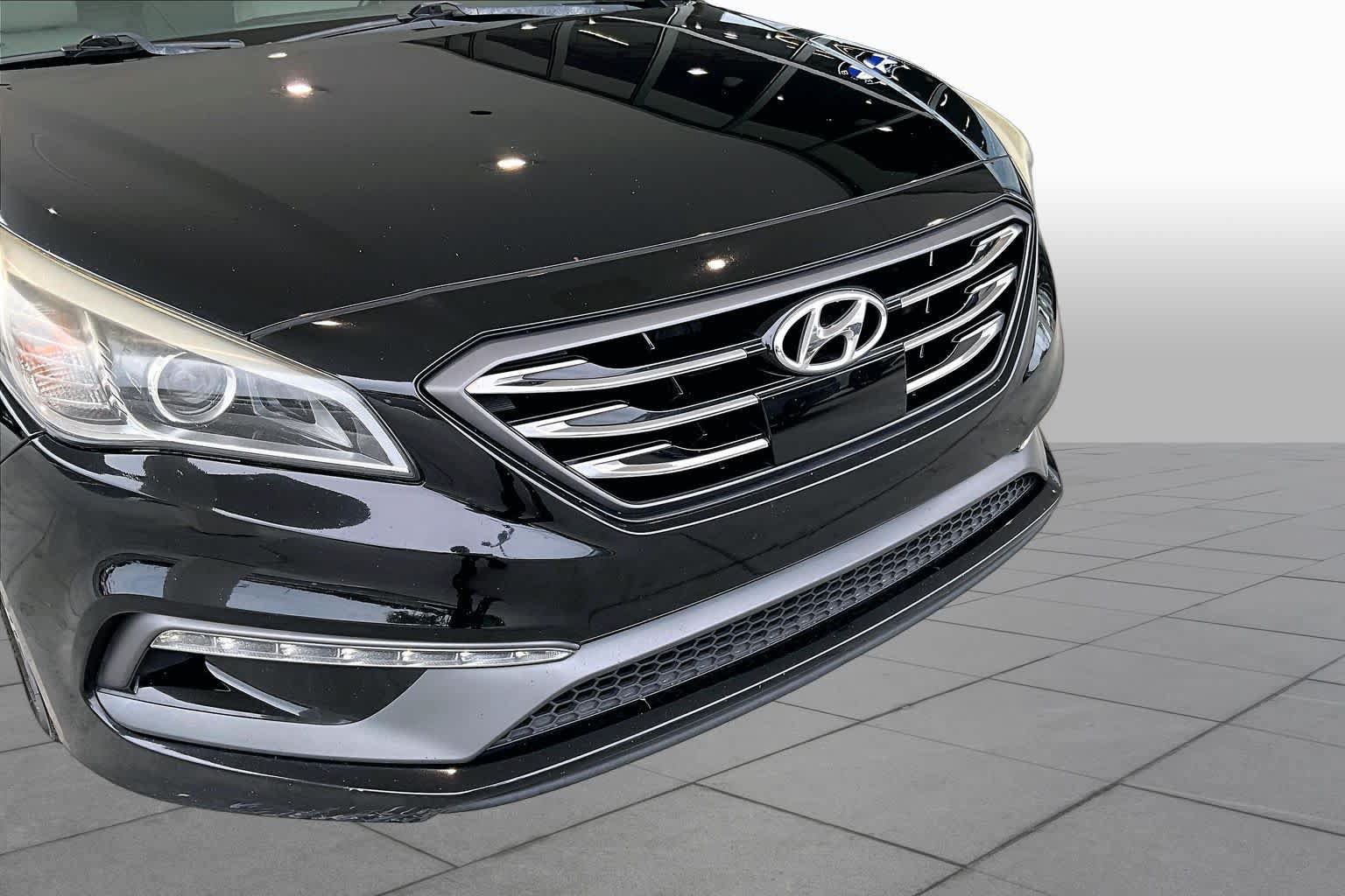 Used 2017 Hyundai Sonata Limited w/ Ultimate Package 04 FWD image 29