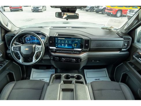 Used 2025 Chevrolet Silverado 1500 LT AWD/4WD image 30