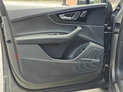 Used 2017 Audi Q7 3.0T Prestige w/ Prestige Package image 23