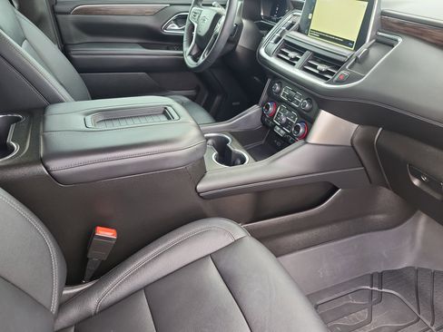 Used 2022 Chevrolet Tahoe Z71 w/ Luxury Package image 15