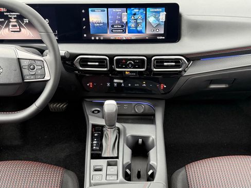 New 2026 Nissan Sentra SR image 18