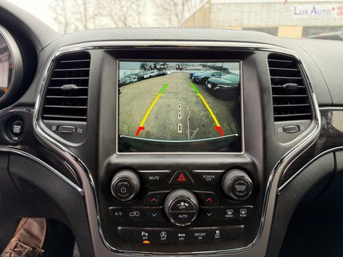 Used 2018 Jeep Grand Cherokee Overland image 12