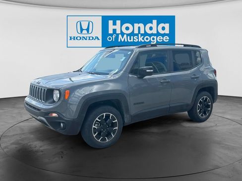 Used 2023 Jeep Renegade Latitude AWD/4WD image 1