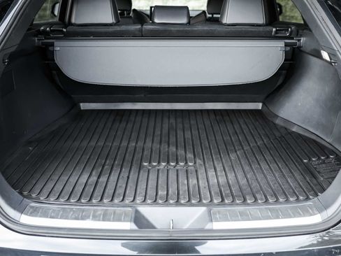 Used 2024 Toyota Venza Nightshade image 18