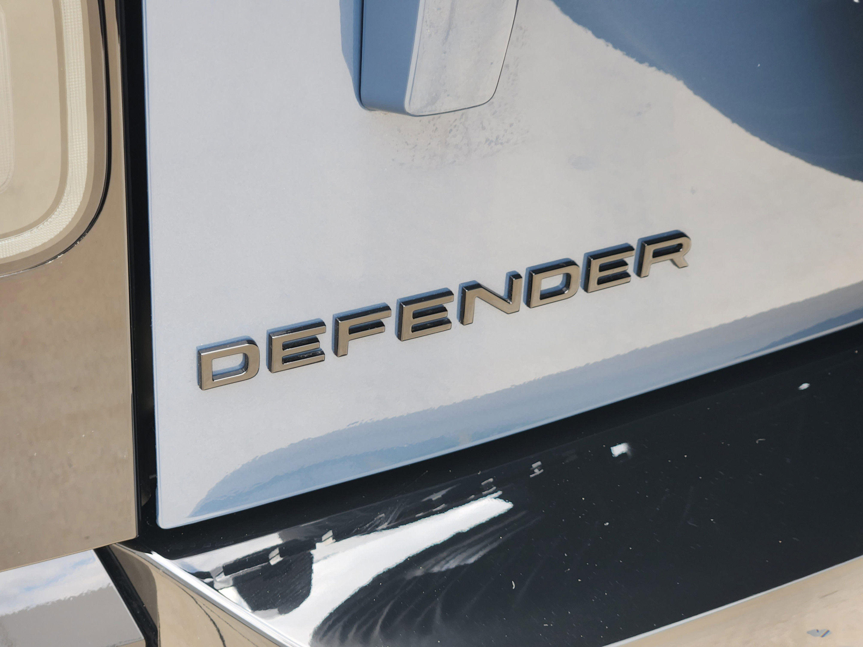 New 2026 Land Rover Defender 110 X-Dynamic SE AWD/4WD image 30