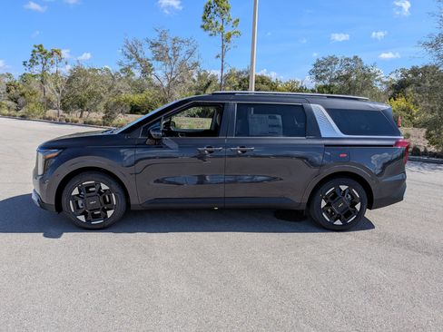 New 2026 Kia Carnival EX image 8