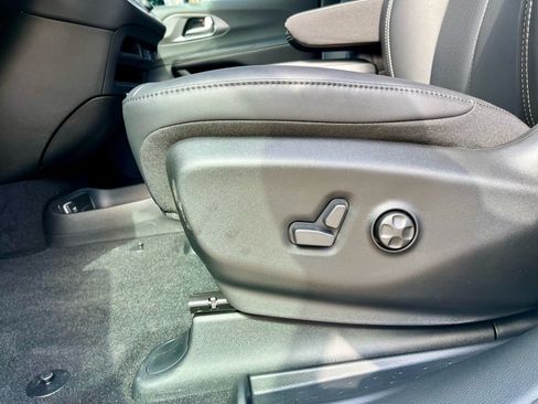 New 2026 Chrysler Pacifica Select w/ S Appearance Package FWD image 14