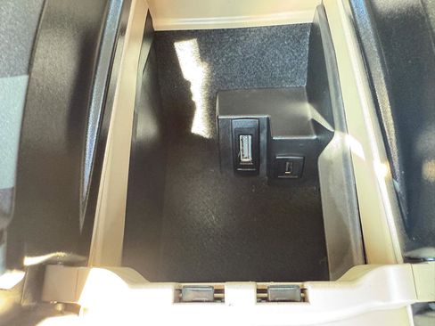 Used 2014 Mercedes-Benz C 300 4MATIC Sedan w/ Premium 1 Package image 47