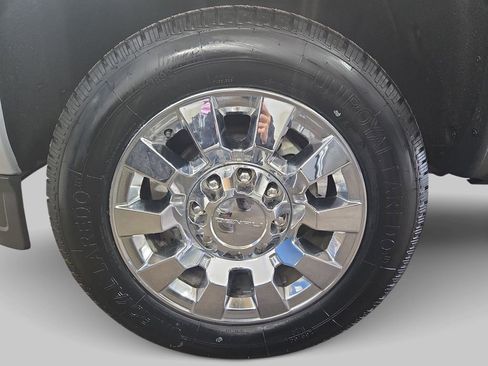 Used 2018 GMC Sierra 2500 Denali w/ Duramax Plus Package AWD/4WD image 35