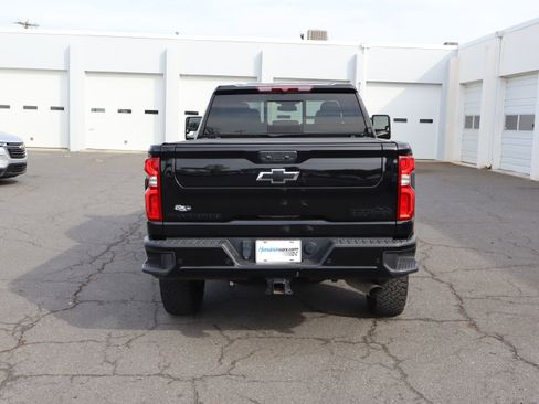 Used 2024 Chevrolet Silverado 2500 High Country w/ Midnight Edition image 9