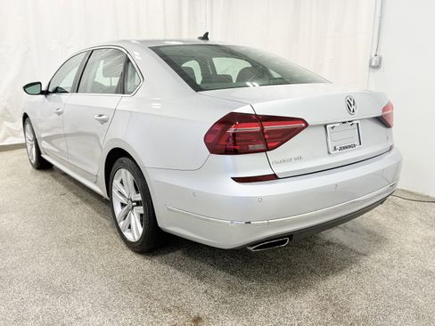 Used 2017 Volkswagen Passat 3.6 SEL Premium image 6