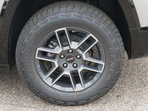 New 2026 GMC Terrain AT4 w/ Technology Package II AWD/4WD image 3