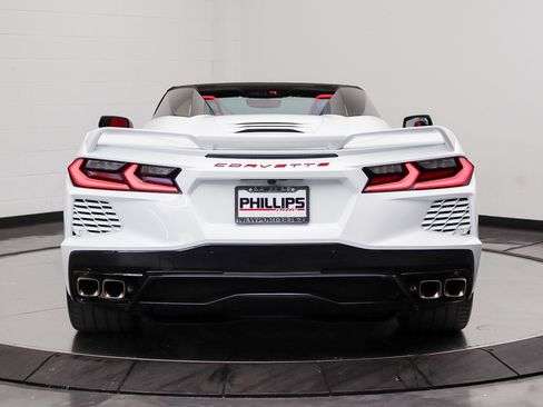 Used 2021 Chevrolet Corvette Stingray Premium Conv w/ Z51 Performance Package RWD image 17