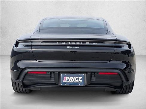 Used 2025 Porsche Taycan image 10