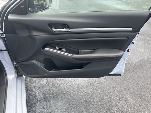 Used 2024 Nissan Altima 2.5 SR image 34