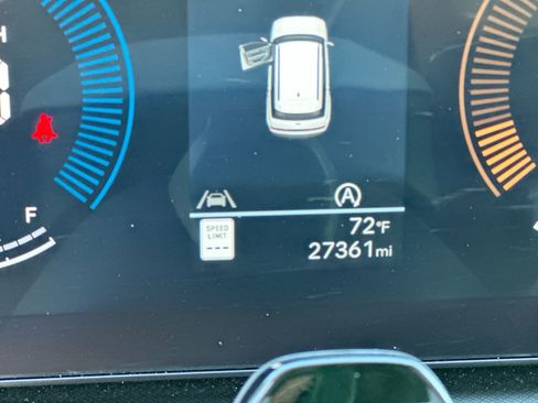 Used 2025 Hyundai Santa Fe SEL image 15