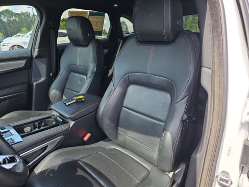 Used 2024 Jaguar F-PACE R-Dynamic S AWD/4WD image 17