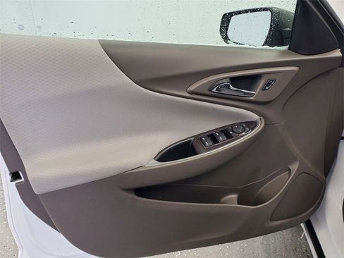Used 2022 Chevrolet Malibu LT image 7