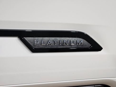 Used 2024 Toyota Tundra Platinum AWD/4WD image 39