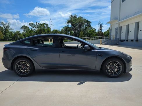 Used 2022 Tesla Model 3 Standard Range RWD image 4