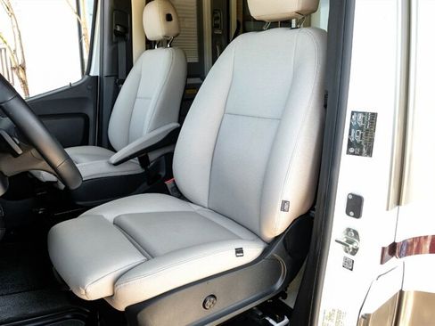 Used 2020 Mercedes-Benz Sprinter 3500 image 26