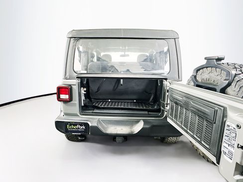 Used 2020 Jeep Wrangler Sport image 28