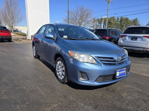 Used 2013 Toyota Corolla LE image 10