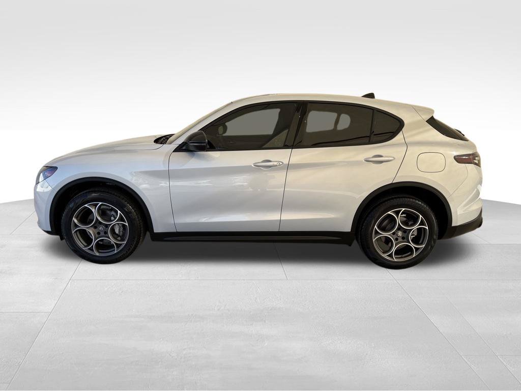 New 2025 Alfa Romeo Stelvio Sprint w/ Convenience Package AWD/4WD image 9