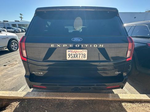 Used 2025 Ford Expedition Max Active AWD/4WD image 6