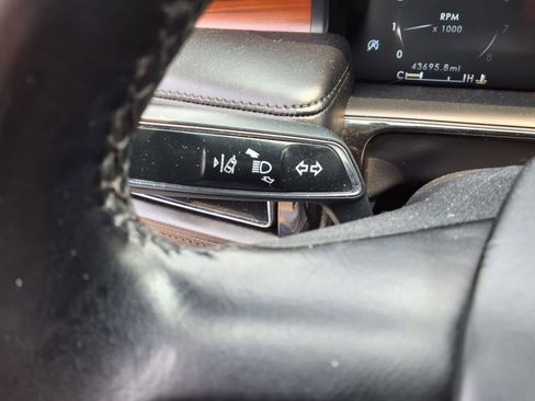 Used 2023 Lincoln Nautilus Reserve image 19