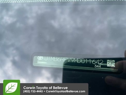 Used 2021 Toyota RAV4 XLE Premium AWD/4WD image 42