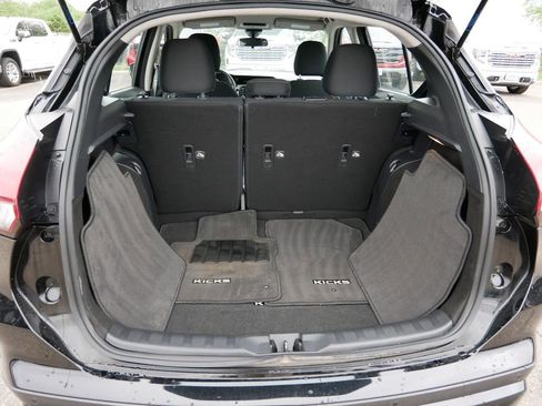 Used 2022 Nissan Kicks SV FWD image 12