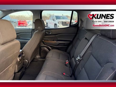 Used 2023 GMC Acadia SLE image 5