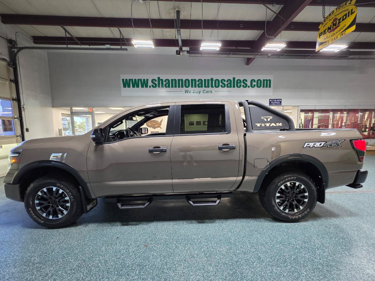 Used 2022 Nissan Titan PRO-4X w/ Pro-4x Convenience Package AWD/4WD image 11