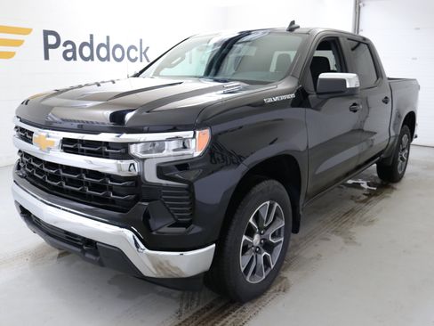 Used 2024 Chevrolet Silverado 1500 LT image 3