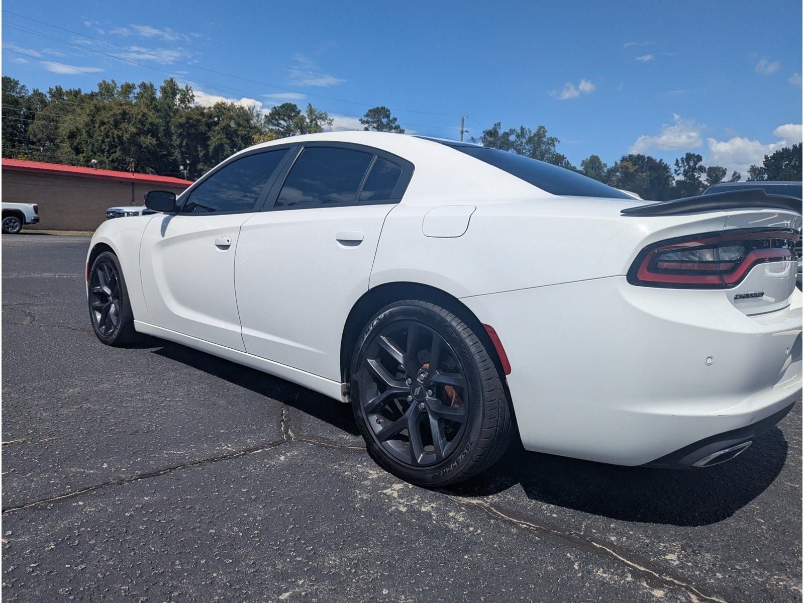 Used 2022 Dodge Charger SXT w/ Blacktop Package RWD image 4
