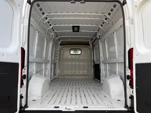 Used 2025 RAM ProMaster 2500 w/ Convenience Group FWD image 26