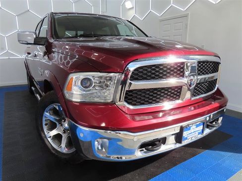Used 2016 RAM 1500 Laramie w/ Convenience Group AWD/4WD image 3