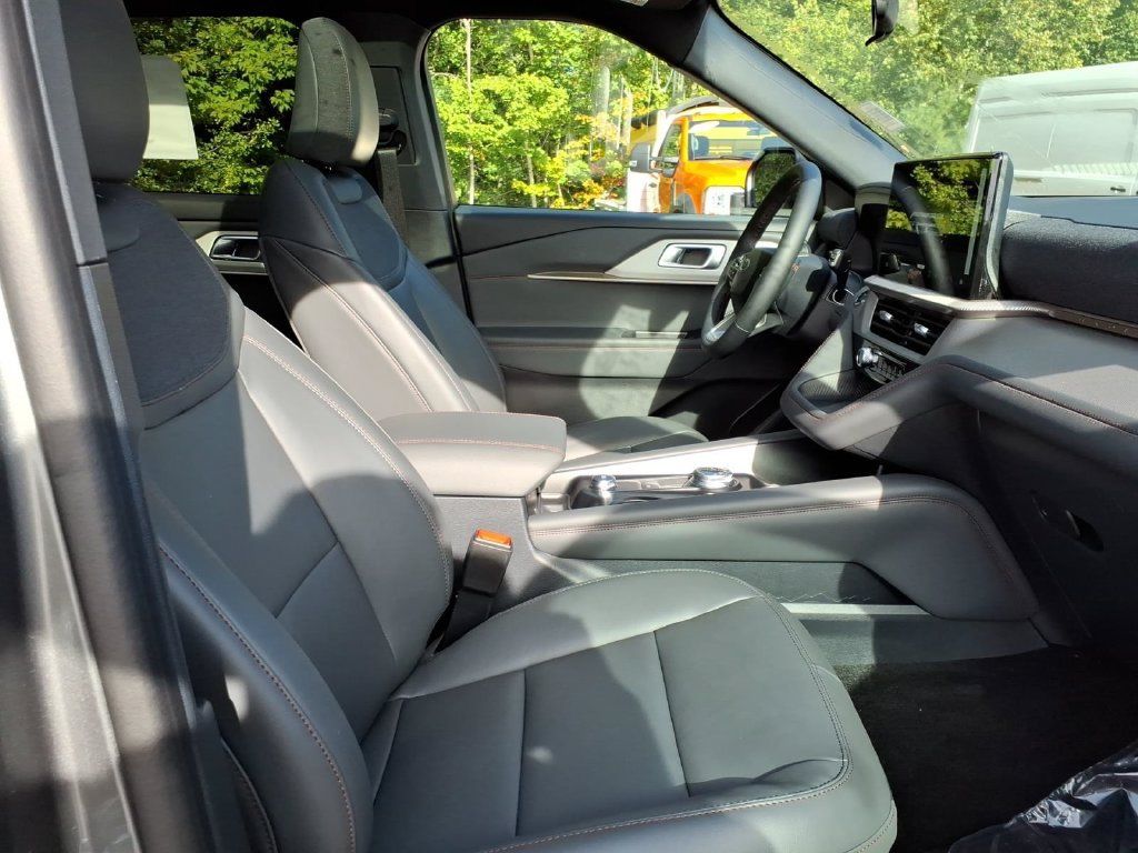 New 2027 Ford Explorer Active w/ Active Comfort Package AWD/4WD image 9