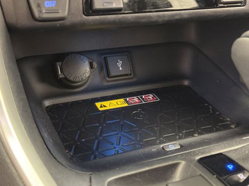 Used 2022 Toyota RAV4 XSE w/ Weather Package AWD/4WD image 29