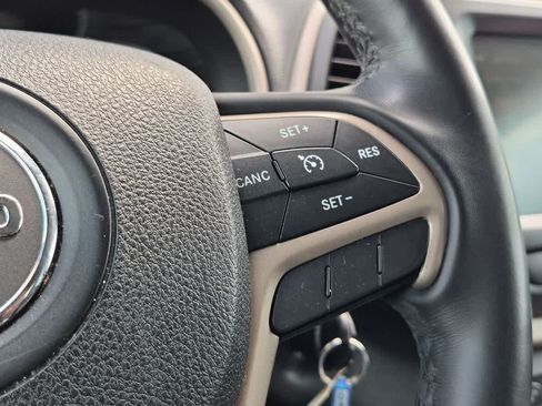 Used 2015 Jeep Cherokee Latitude FWD image 22