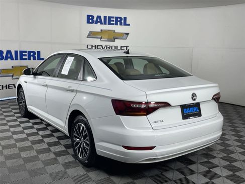 Used 2019 Volkswagen Jetta SEL w/ Cold Weather Package FWD image 3