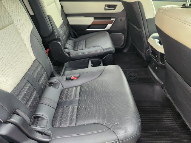 Used 2023 Toyota Sequoia Capstone AWD/4WD image 31